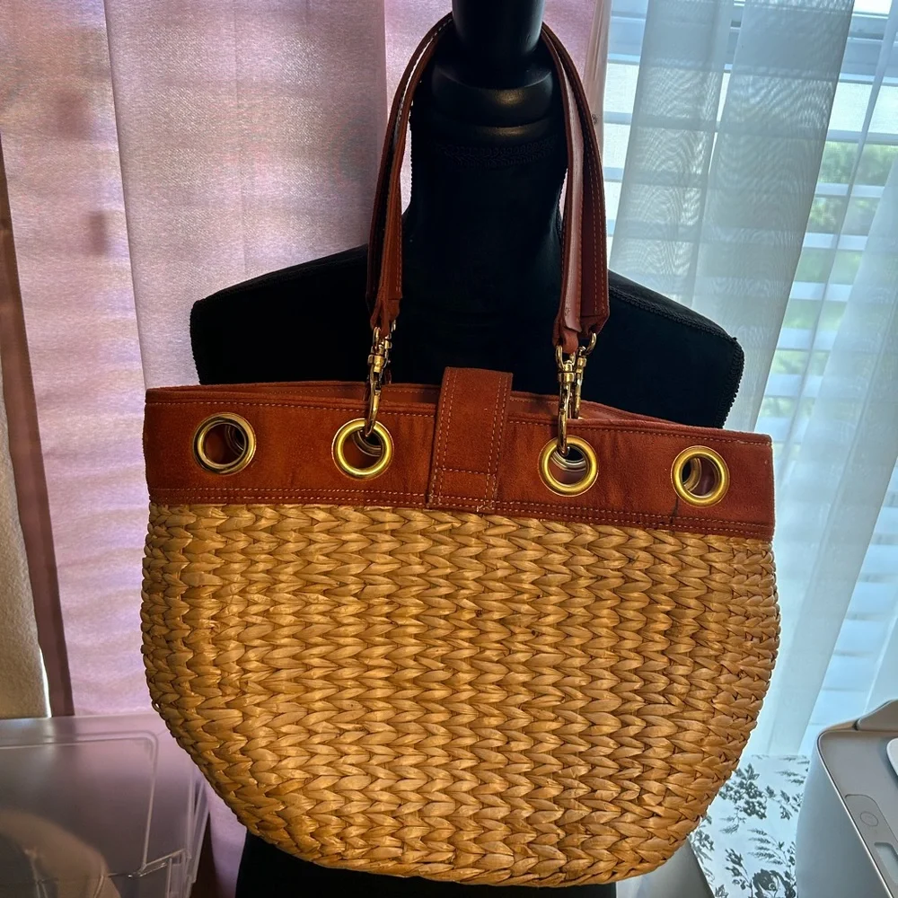 Handbag. - Picture 2 of 4